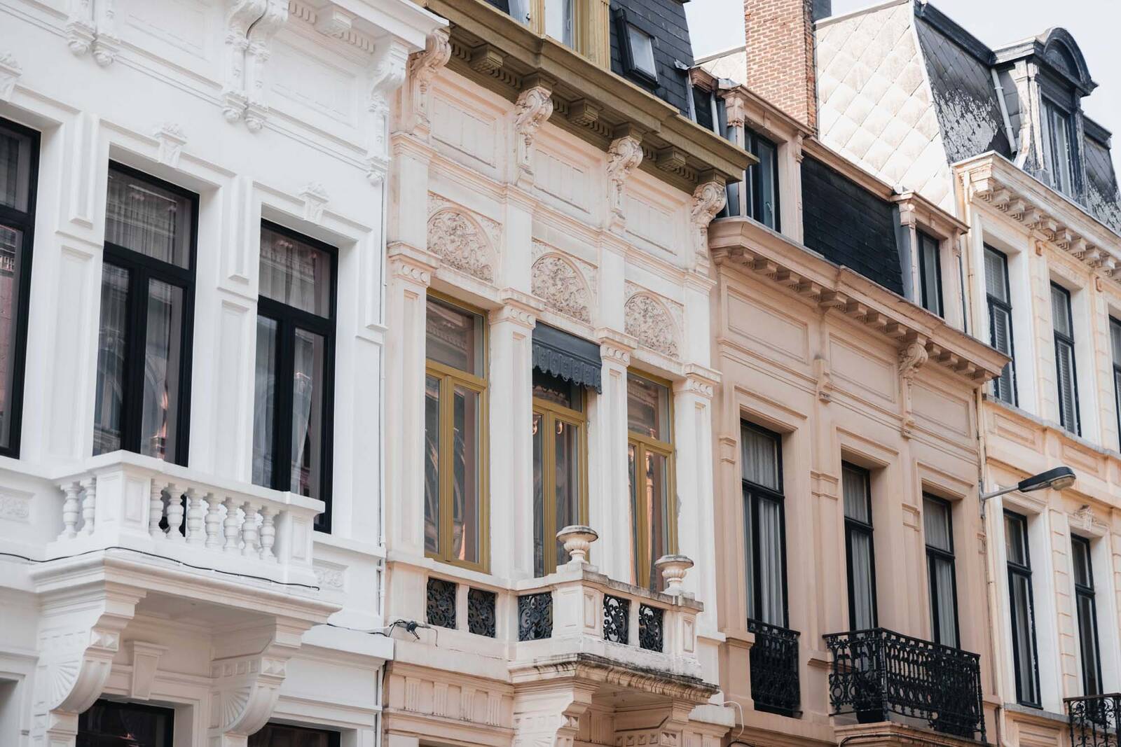 Herenhuisgevels met authentieke detaillering op een AAA-locatie in Antwerpen